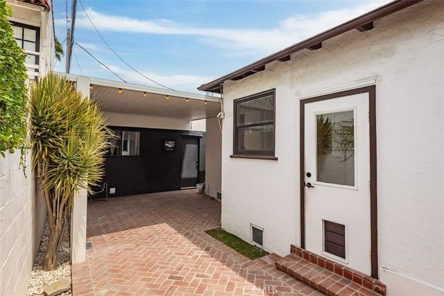 1453 N Anaheim Place, Long Beach, CA 90804