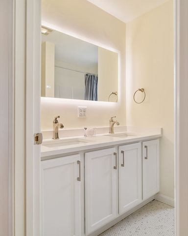 391 Sprague St, Dedham, MA 02026