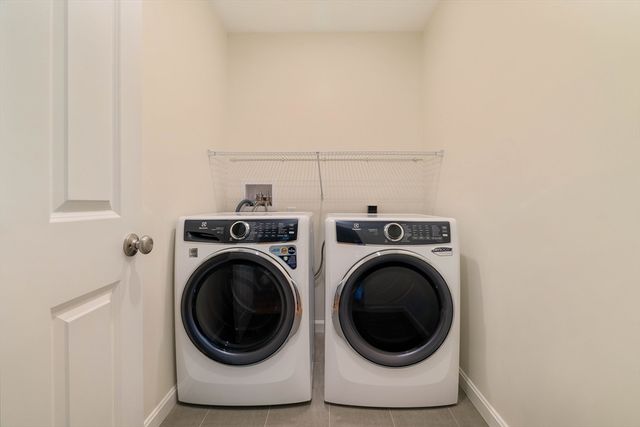 391 Sprague St, Dedham, MA 02026