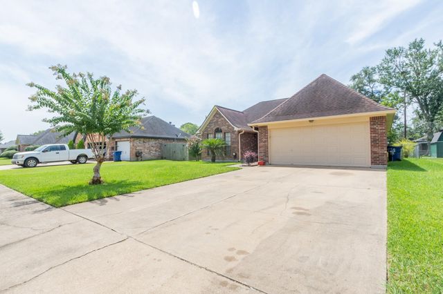808 Manor Drive, Angleton, TX 77515