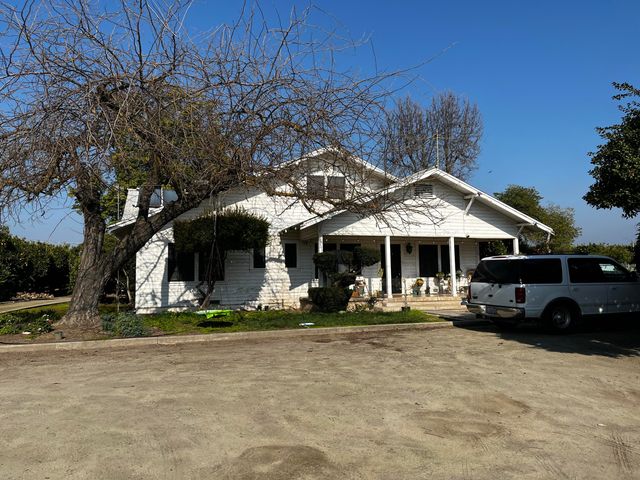 42554 N Rd 128, Orosi, CA 93647