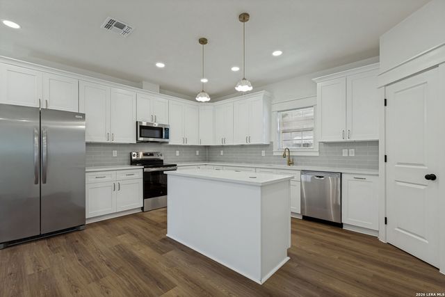 547 W HIGHLAND BLVD, San Antonio, TX 78210