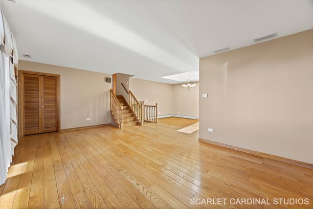 13 W Monterey Avenue, Schaumburg, IL 60193