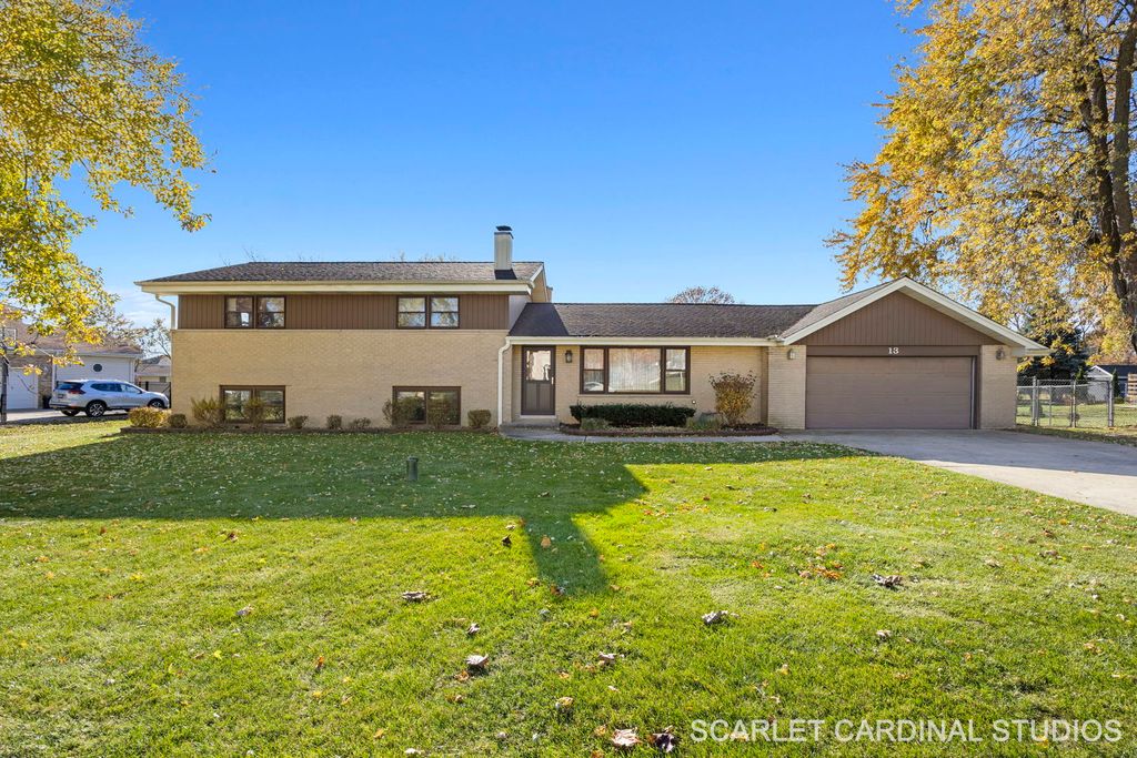 13 W Monterey Avenue, Schaumburg, IL 60193