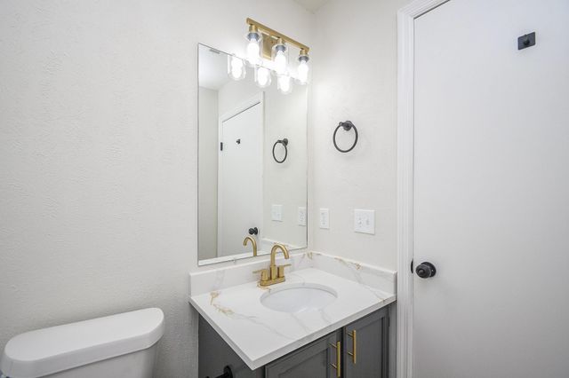 7002 Redwood Falls Drive, Pasadena, TX 77505