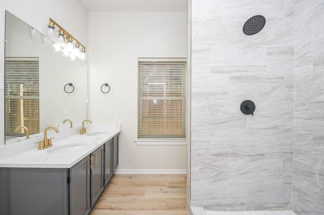 7002 Redwood Falls Drive, Pasadena, TX 77505