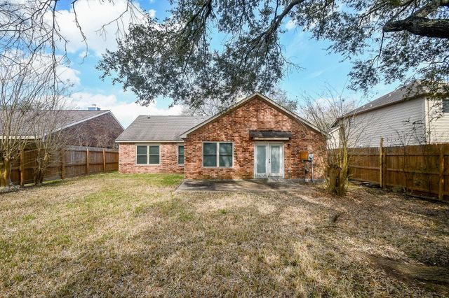 7002 Redwood Falls Drive, Pasadena, TX 77505