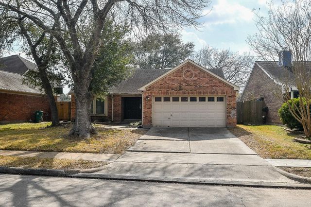 7002 Redwood Falls Drive, Pasadena, TX 77505