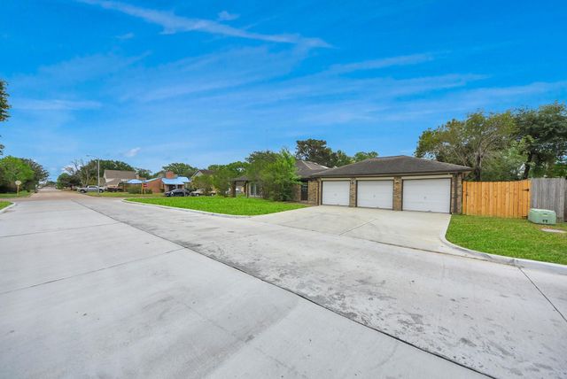 8227 Ivan Reid Drive, Houston, TX 77040