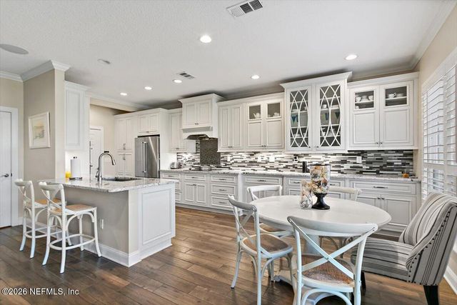 11036 CASTLEMAIN Circle E, Jacksonville, FL 32256