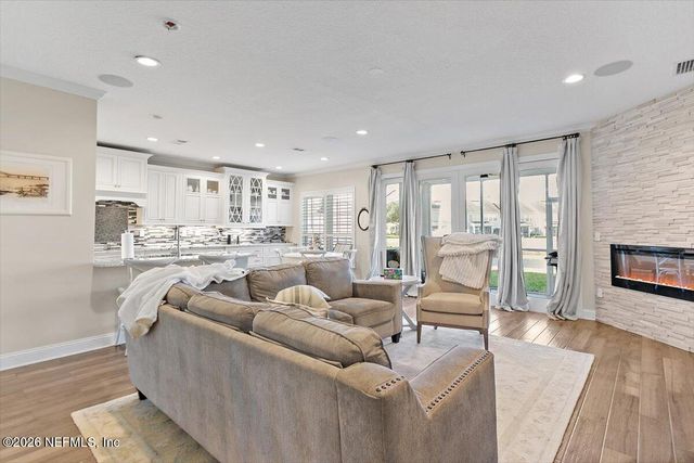 11036 CASTLEMAIN Circle E, Jacksonville, FL 32256