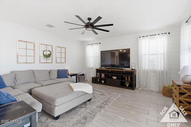 4198 W DAYFLOWER Drive, San Tan Valley, AZ 85144