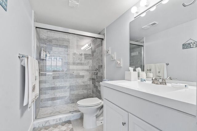 140 Yacht Club Way 107, Hypoluxo, FL 33462