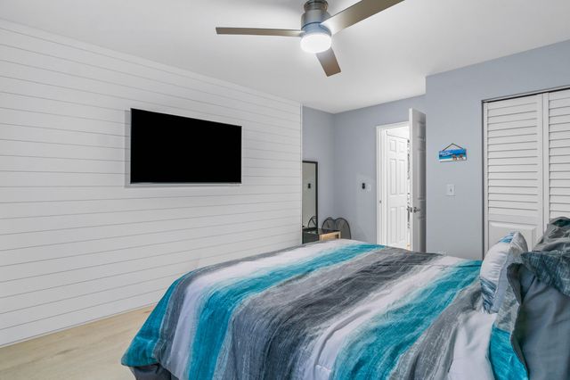 140 Yacht Club Way 107, Hypoluxo, FL 33462