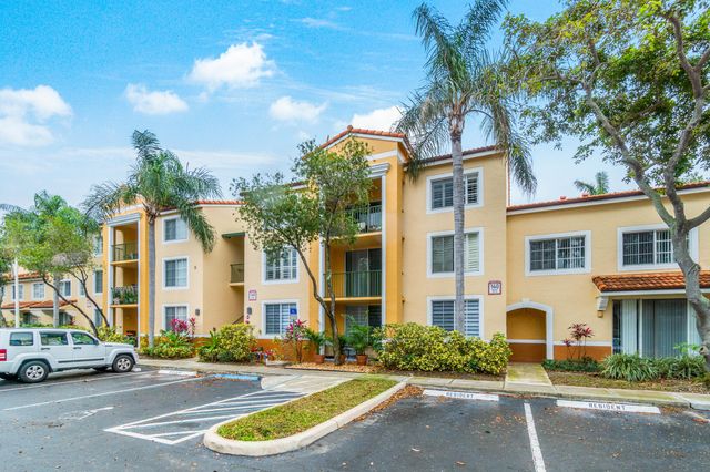140 Yacht Club Way 107, Hypoluxo, FL 33462