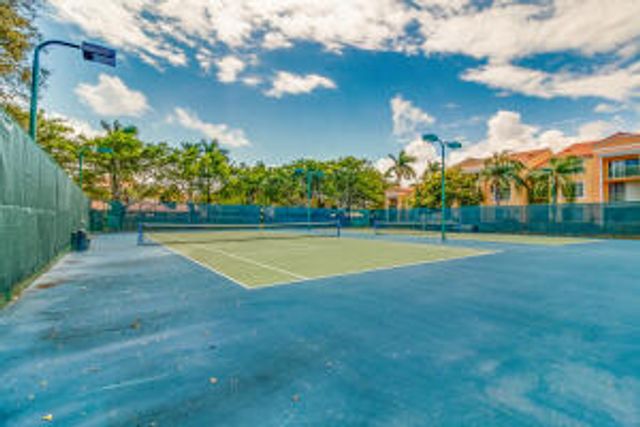140 Yacht Club Way 107, Hypoluxo, FL 33462