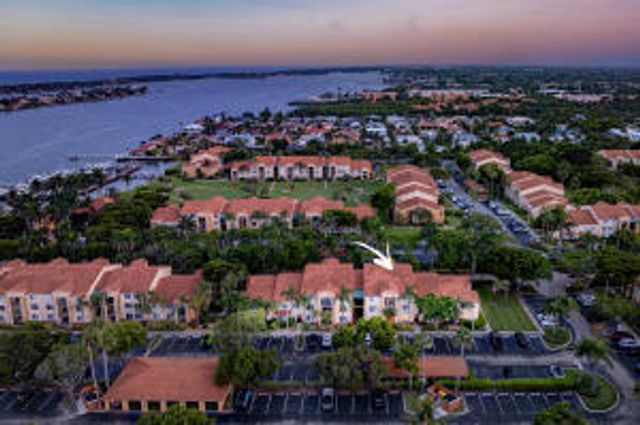 140 Yacht Club Way 107, Hypoluxo, FL 33462