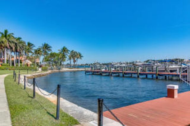 140 Yacht Club Way 107, Hypoluxo, FL 33462