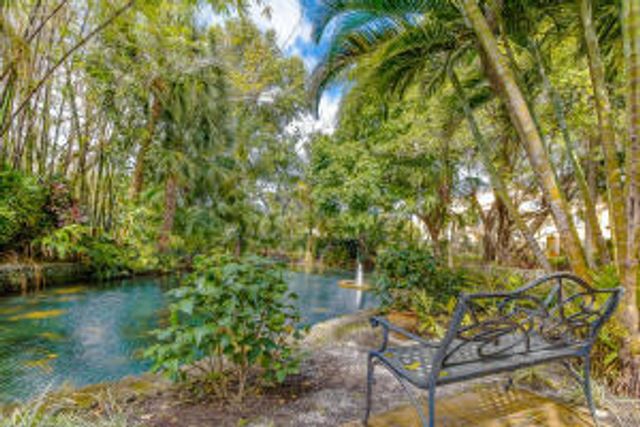 140 Yacht Club Way 107, Hypoluxo, FL 33462
