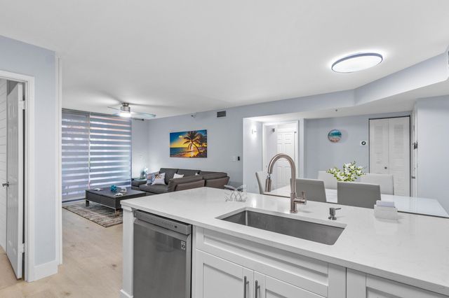 140 Yacht Club Way 107, Hypoluxo, FL 33462