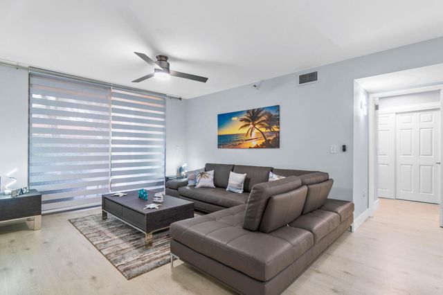 140 Yacht Club Way 107, Hypoluxo, FL 33462