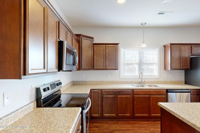 406 Cattle Ranch Lane, Jacksonville, NC 28546