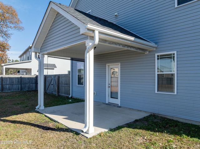 406 Cattle Ranch Lane, Jacksonville, NC 28546