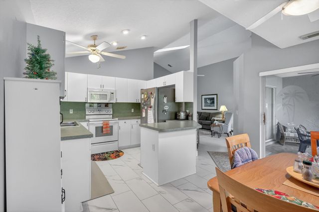 6342 SE Windsong Lane, Stuart, FL 34997