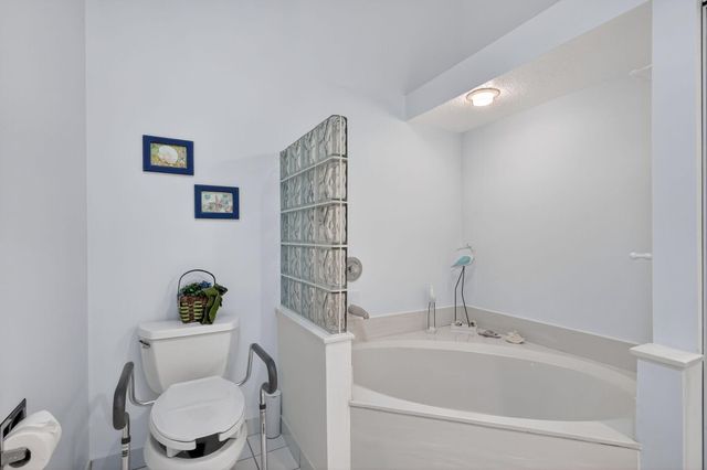 6342 SE Windsong Lane, Stuart, FL 34997