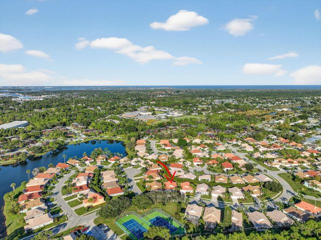 6342 SE Windsong Lane, Stuart, FL 34997