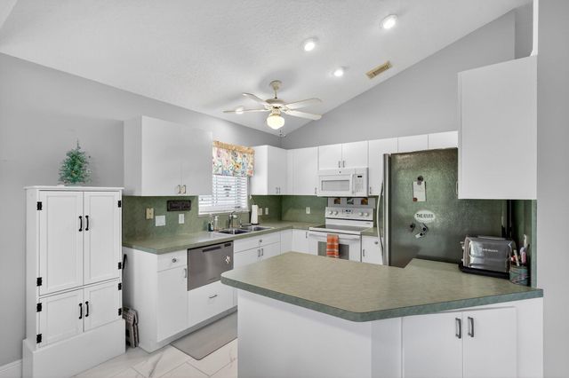 6342 SE Windsong Lane, Stuart, FL 34997