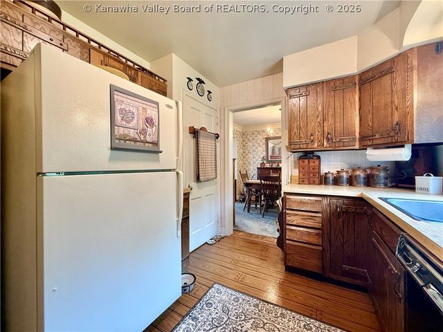 319 Mount View Drive, Charleston, WV 25314
