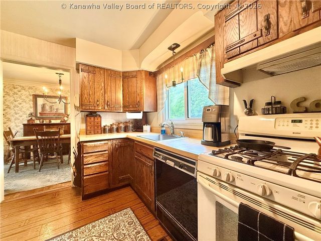 319 Mount View Drive, Charleston, WV 25314