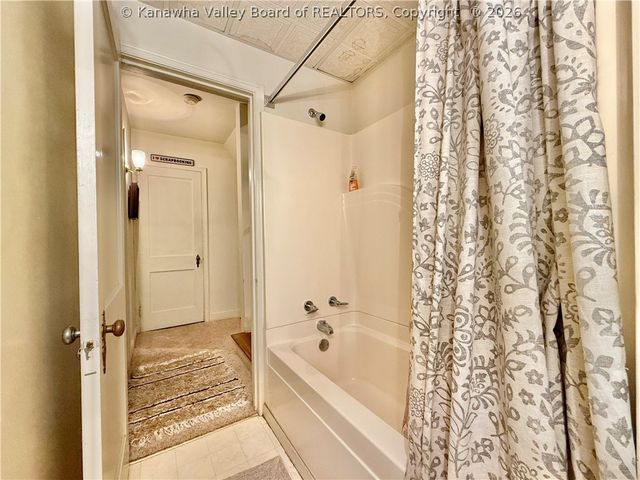 319 Mount View Drive, Charleston, WV 25314