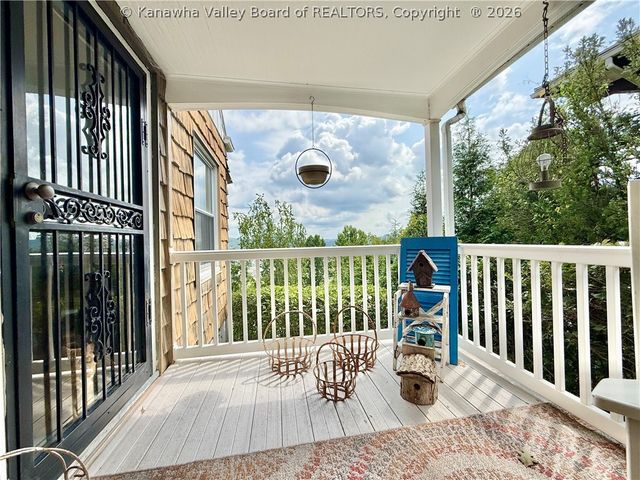 319 Mount View Drive, Charleston, WV 25314