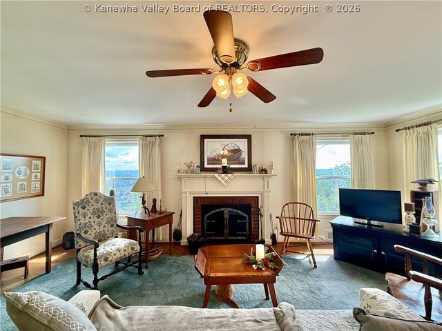 319 Mount View Drive, Charleston, WV 25314