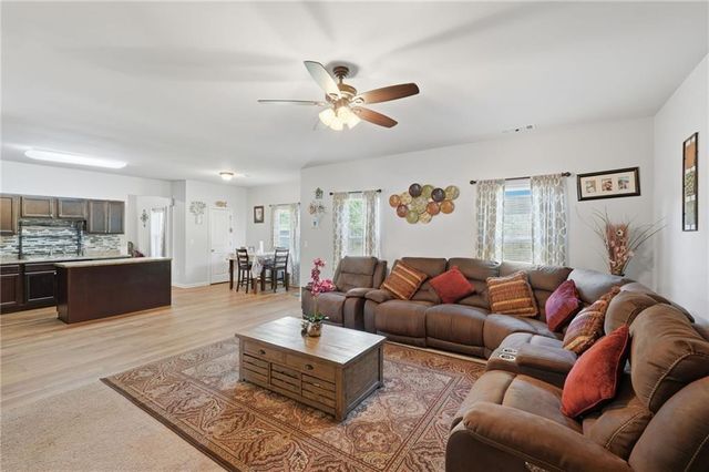 17 Bartlett Drive, Cartersville, GA 30120