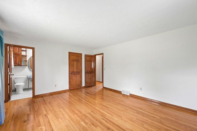 9462 Alkire Road, Grove City, OH 43123