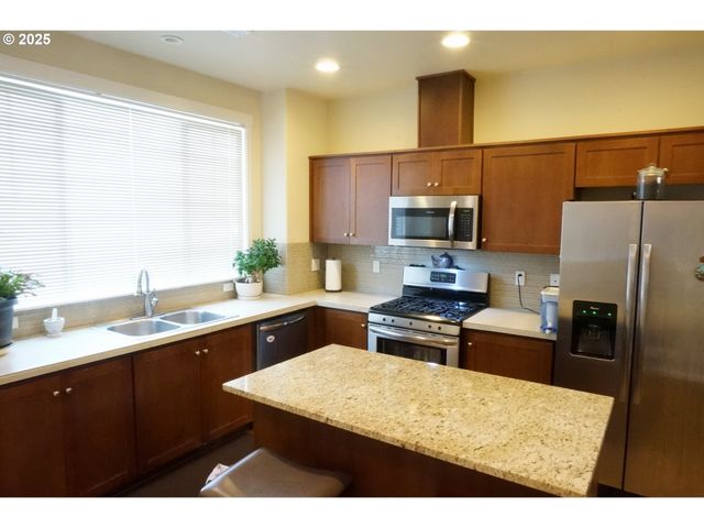 188 Ne 79TH Ave, Hillsboro, OR 97006