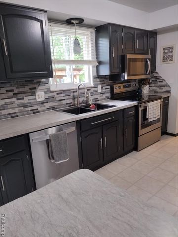 675 Montana Street, Marysville, MI 48040