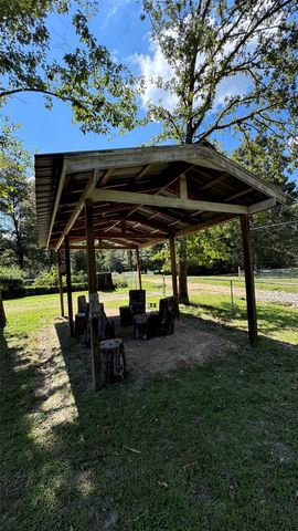 318 Baletka Boulevard, Livingston, TX 77351