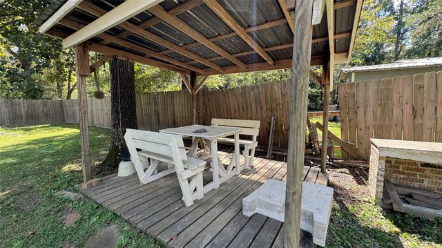 318 Baletka Boulevard, Livingston, TX 77351