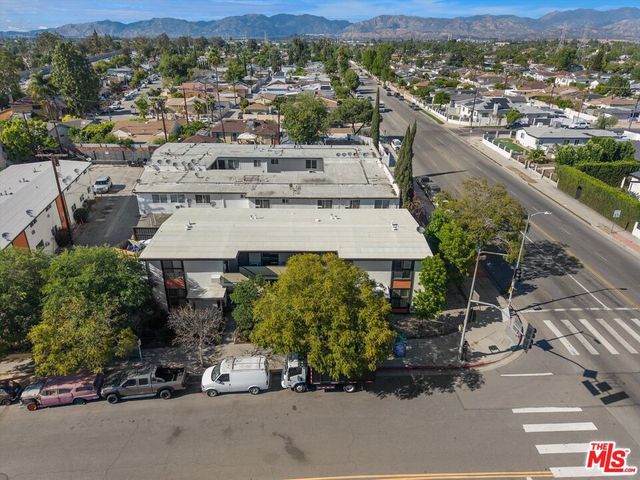 7601 Whitsett Avenue, North Hollywood, CA 91605