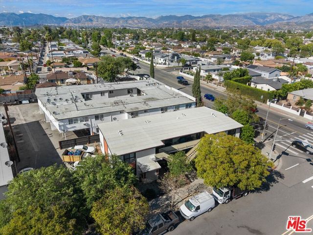 7601 Whitsett Avenue, North Hollywood, CA 91605