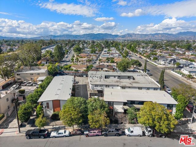 7601 Whitsett Avenue, North Hollywood, CA 91605