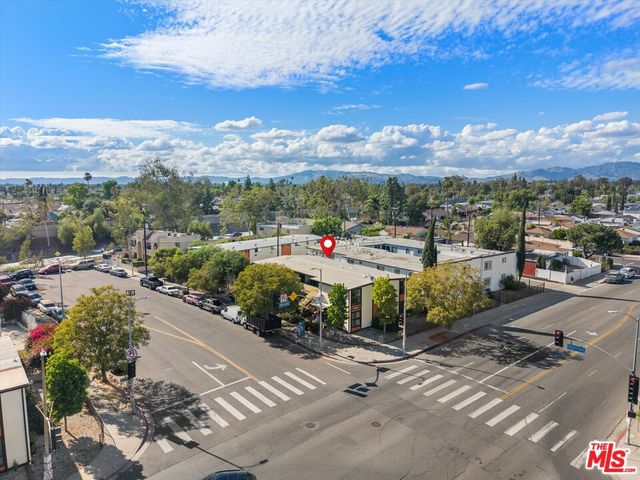 7601 Whitsett Avenue, North Hollywood, CA 91605