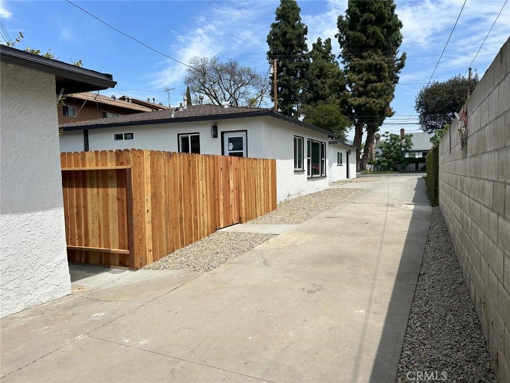 property-img