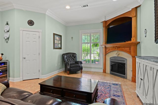 2817 Laurel Estates Ct, Baton Rouge, LA 70820