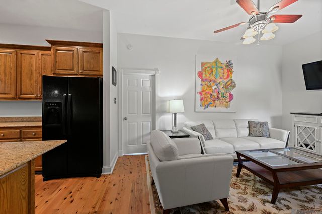 2817 Laurel Estates Ct, Baton Rouge, LA 70820