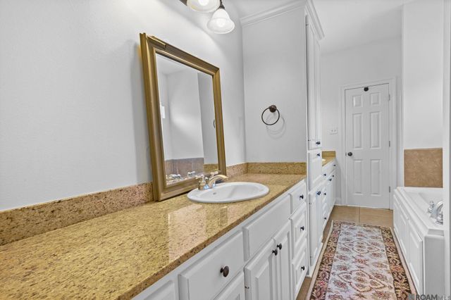 2817 Laurel Estates Ct, Baton Rouge, LA 70820